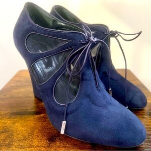 Brand New Marc Jacob Navy Suede Leather Tie Shoes Size 38 1/2